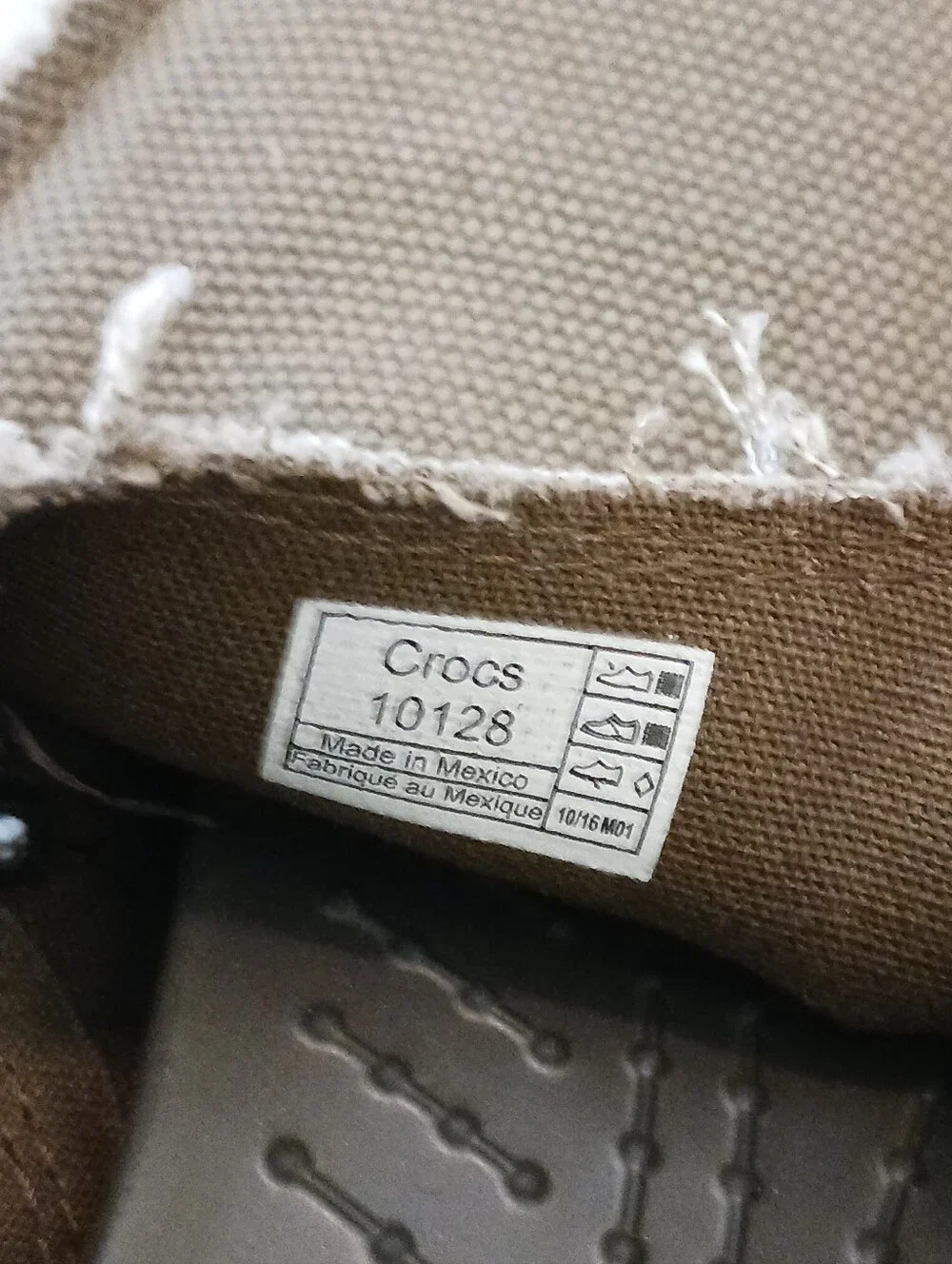 CROCS Santa Cruz Like New Deck Shoes